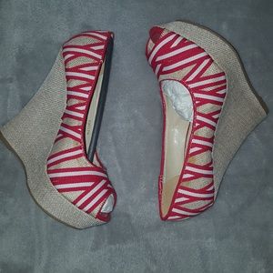 Evelyn Red Wedges